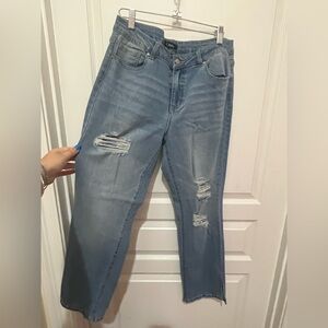 Women’s distressed jeans